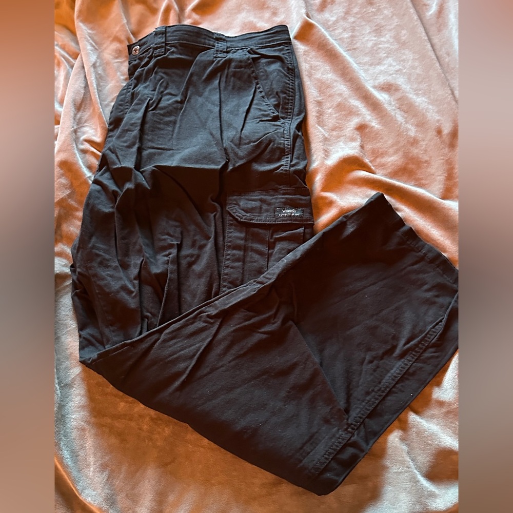 WRANGLER Mens Five Star Premium Relaxed Fit Flex Waist Cargo Pant BLACK Sz 44x32